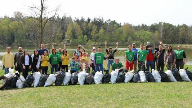 New Acropolis volunteers serving the community in the United States.